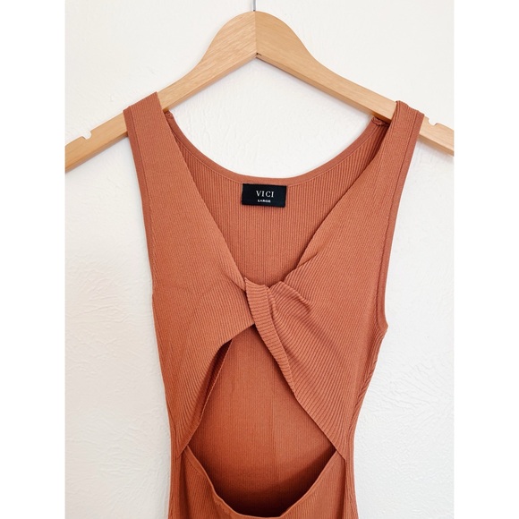 VICI Cutout Twist Front Ribbed Midi Dress – Rust / Terracotta – Size Large - Picture 3 of 5